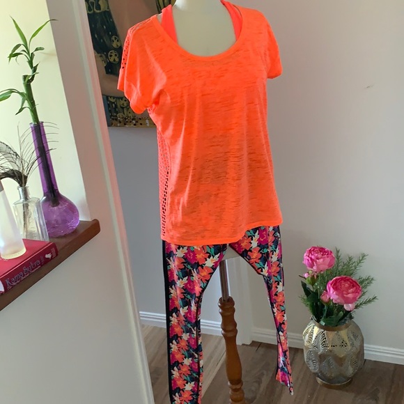 Lorna Jane 7/8 Fluro Leggings - Picture 6 of 7